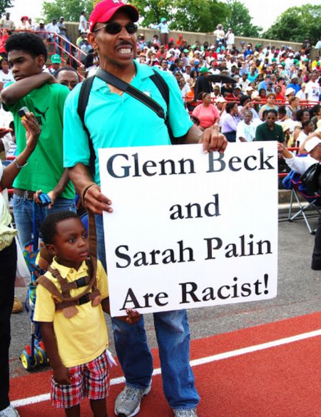 The Best Anti-Glenn Beck Signs At The Glenn Beck Rally (20 pics)
