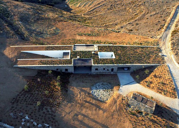 Beautiful Underground Aloni House (8 pics)