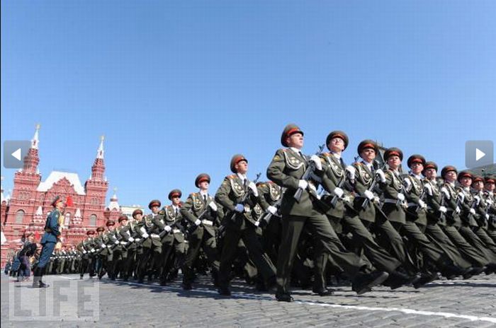 Crazy Military Parades (25 pics)