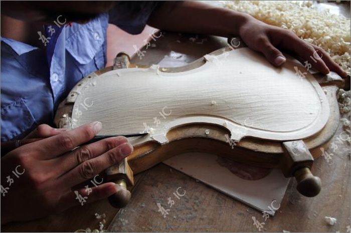 How Violins are Made (43 pics)