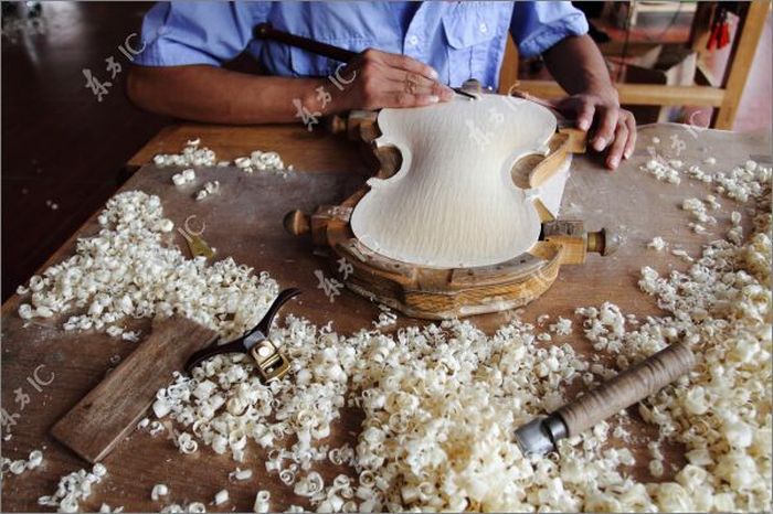 How Violins are Made (43 pics)