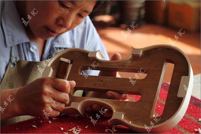 How Violins are Made (43 pics)