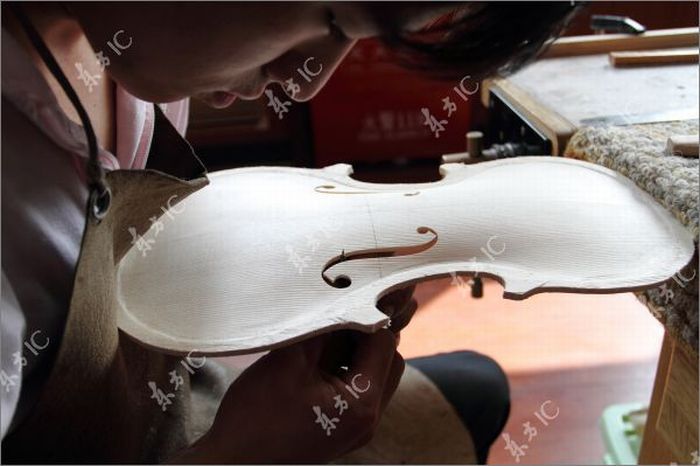 How Violins are Made (43 pics)