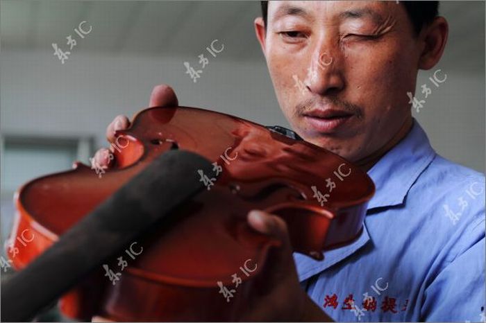 How Violins are Made (43 pics)