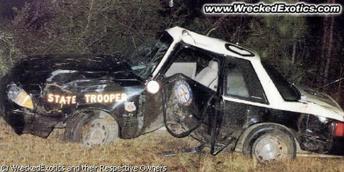 Wrecked Police Cars (49 pics)