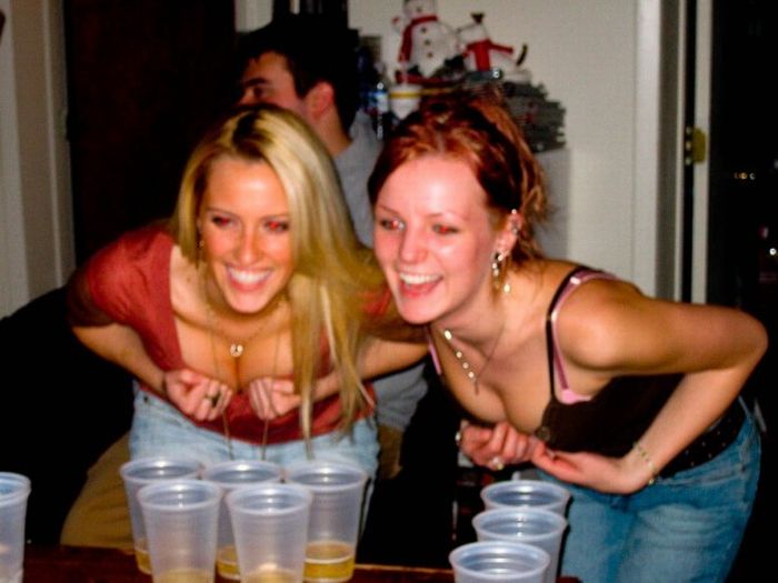 Sexy Girls Playing Beer Pong (55 pics)