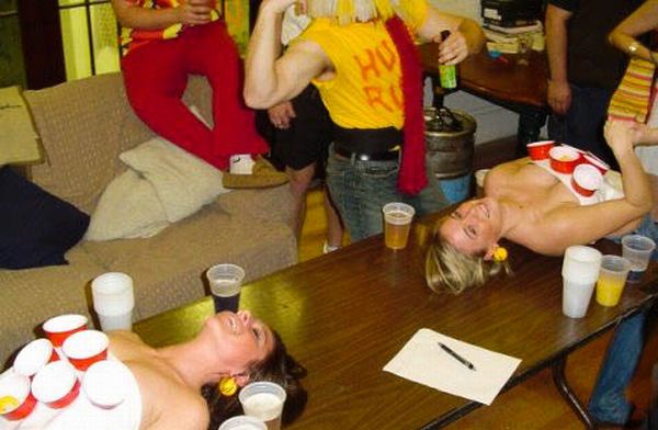 Sexy Girls Playing Beer Pong (55 pics)