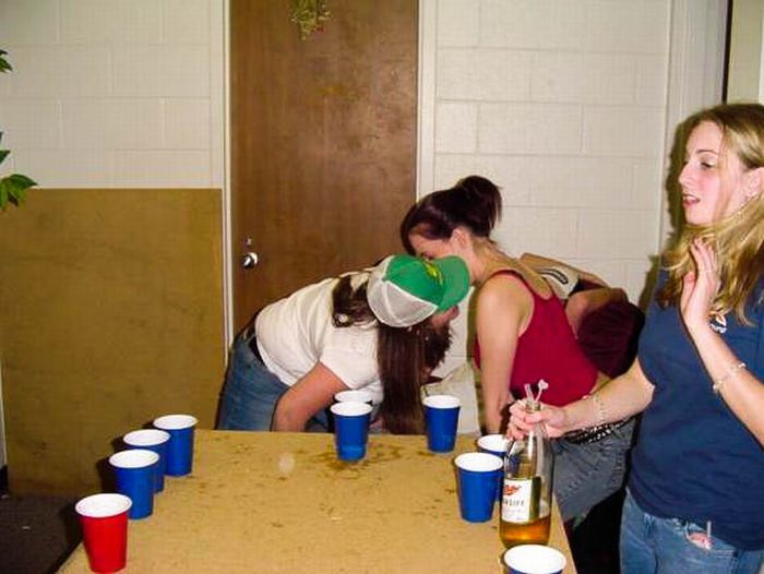 Sexy Girls Playing Beer Pong (55 pics)