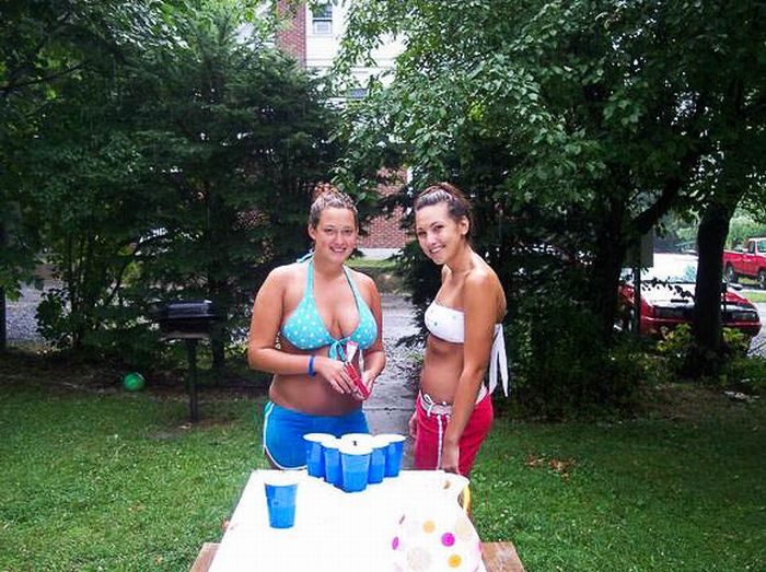 Sexy Girls Playing Beer Pong (55 pics)