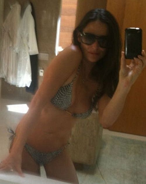Demi Moore in Bikini (3 pics)