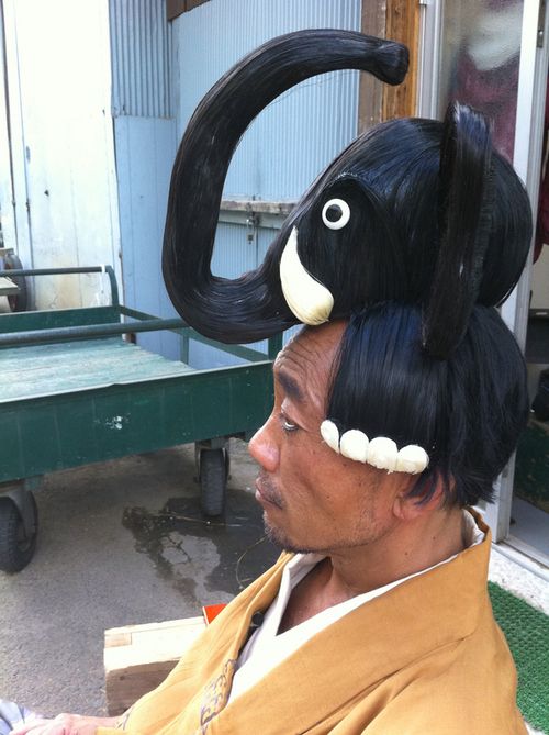 Awesome Elephant Hairdo (2 pics)