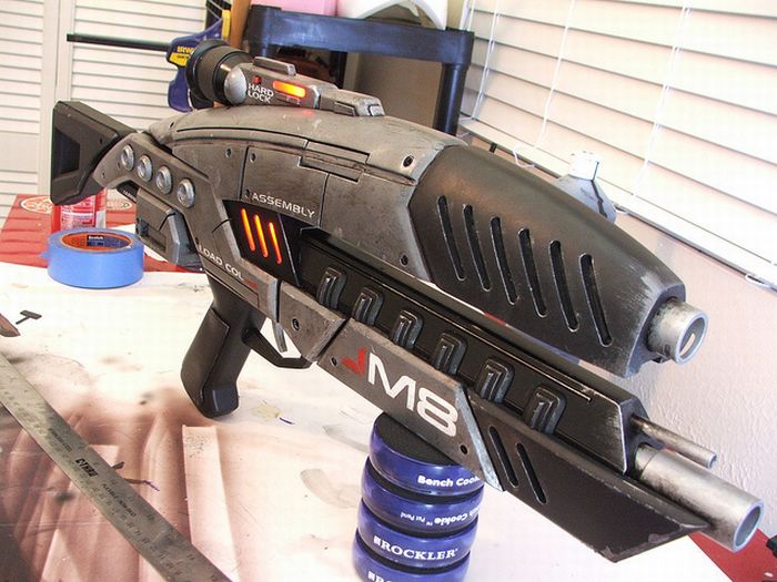 Mass Effect M8 Avenger Assault Rifle (61 pics)