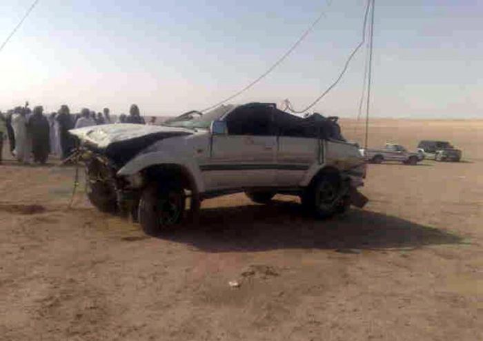 Car Fall into a Well in Saudi Arabia (12 pics)