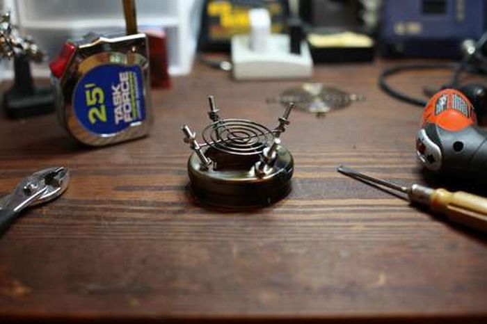 Altoids Sours BBQ Grill (8 pics)