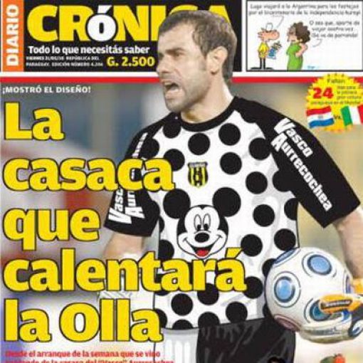 Pablo Aurrecochea, a Goalkeeper in Funny Kits (9 pics)