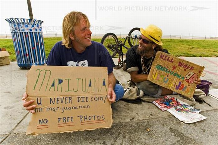 California's Most Creative Panhandlers (23 pics)