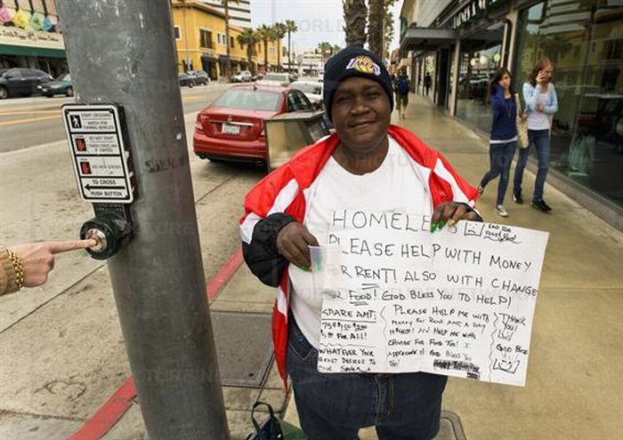 California's Most Creative Panhandlers (23 pics)