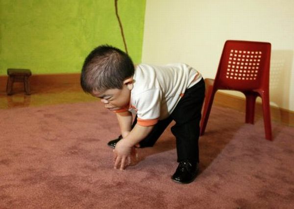 World's Shortest Man (11 pics + video)