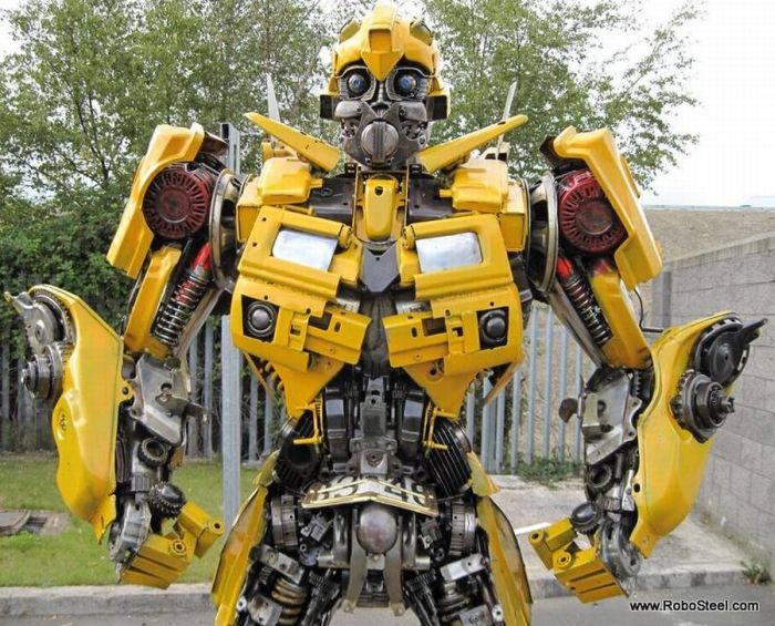 Bumblebee out of Recycled Steel (12 pics)