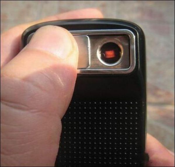 Cell Phone with a Secret (6 pics)