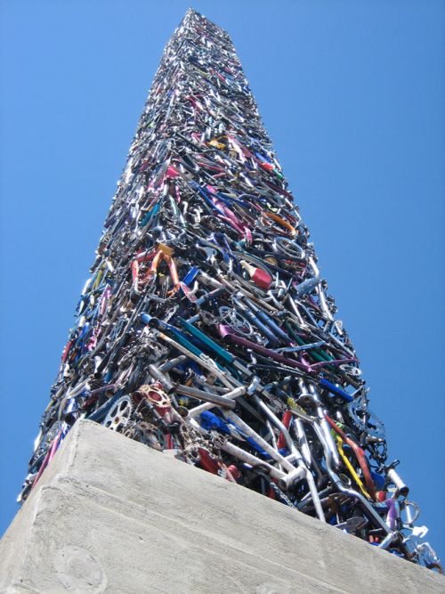 Bicycle Obelisk (6 pics)
