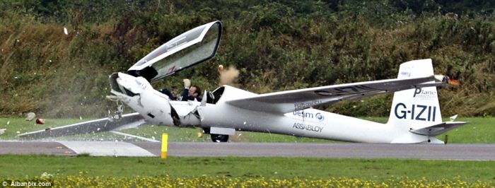 Air Show Crash and Spectacular Escape of Pilot (6 pics)