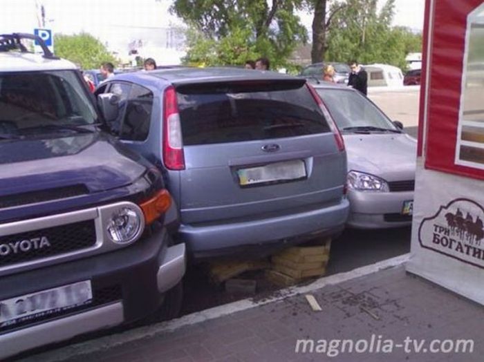 Oldie of the Day. Extreme Parking (7 pics)