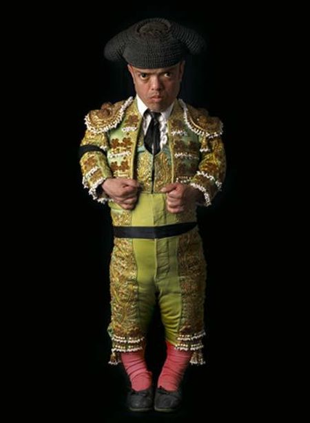 Midget Bullfighters (17 pics)