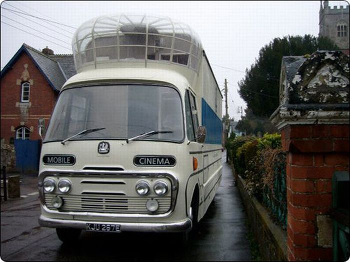 Mobile Cinema (5 pics)