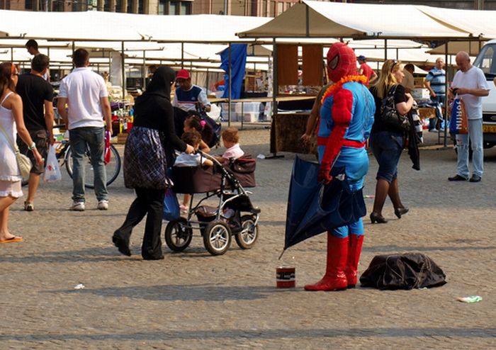Fat Batmans and Spidermans (50 pics)