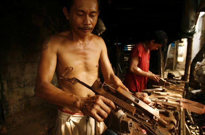 Underground Gun Making Industry in the Philippines (27 pics)