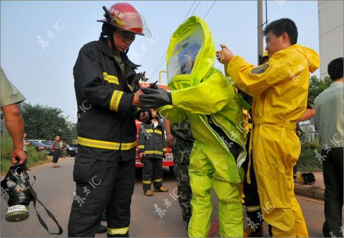 Acid Leak in China (13 pics)