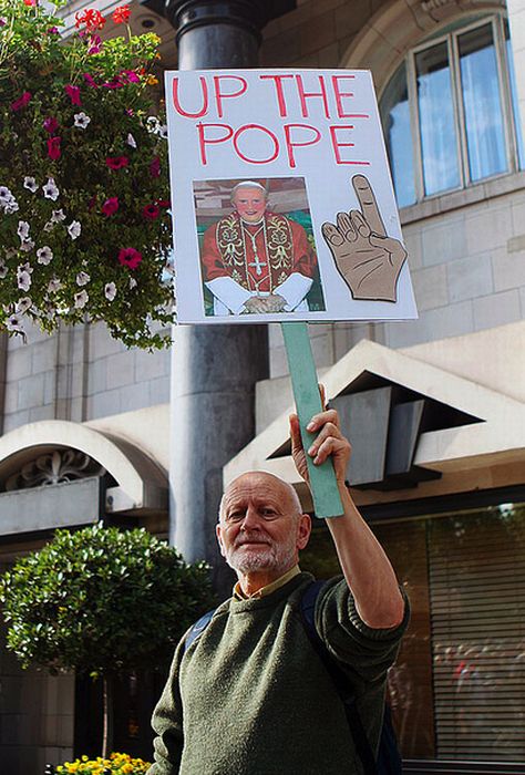 Pope Protest Signs (30 pics)