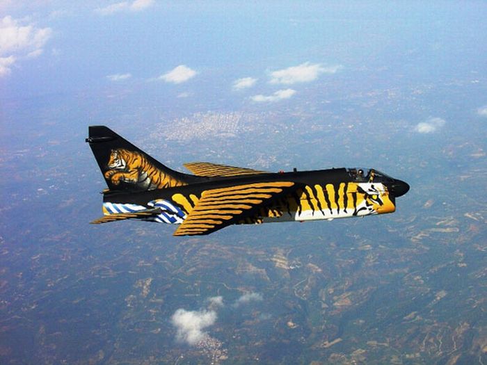 Awesome Aircraft Nose Art (23 pics)