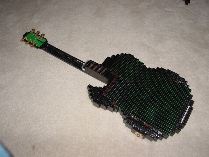 Lego Guitar (7 pics)