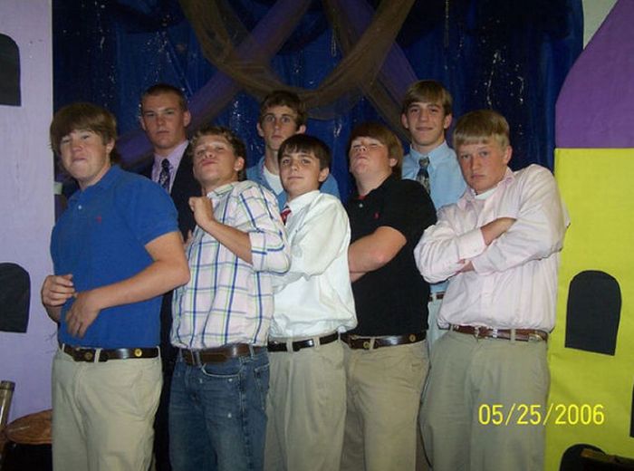 Awkward Moments from Middle School Dances Times (17 pics)