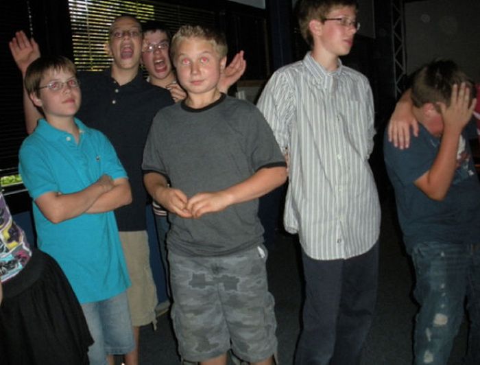Awkward Moments from Middle School Dances Times (17 pics)