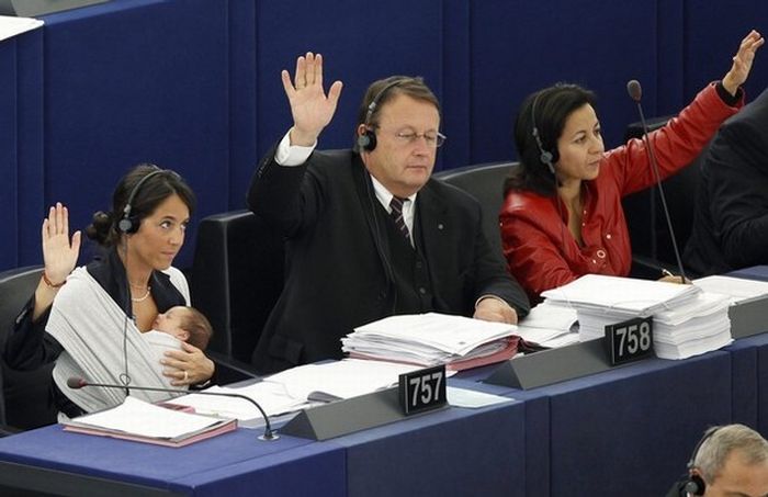 Member of European Parliament Took Her Baby to Work (10 pics)