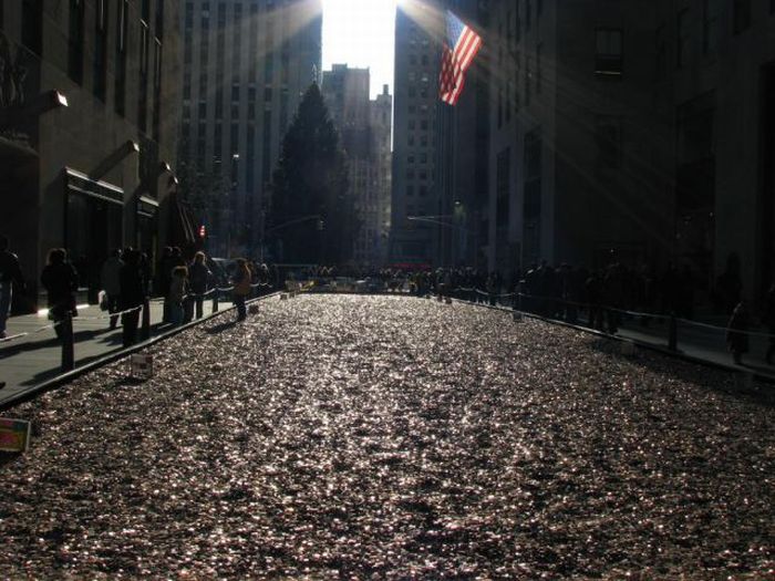 One Hundred Million Pennies (23 pics)