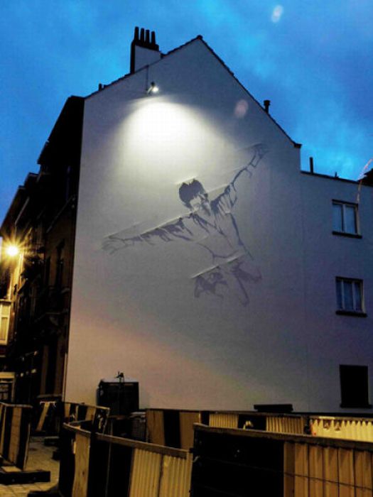 Amazing Artwork Made Out of Shades (33 pics)