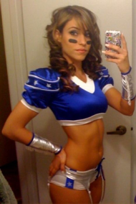 iPhone Girls (32 pics)
