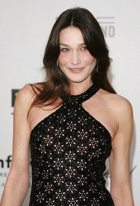 The Official Carla Bruni Facelift Timeline (15 pics)