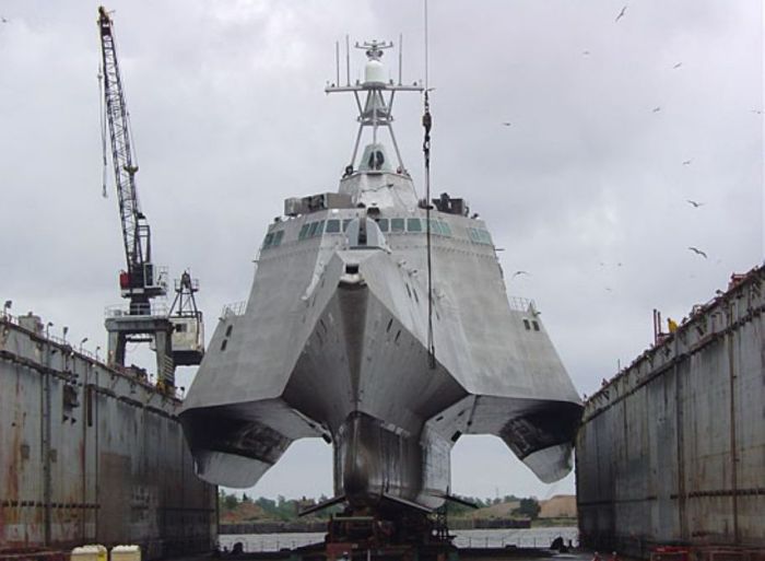 USS Independence (15 pics)
