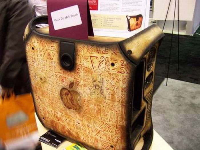 What Can Be Made Out of Old Macs (17 pics)