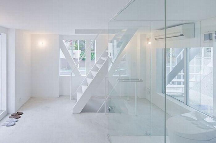 Very Unusual Apartment Building in Tokyo (10 pics)