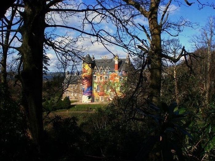 Graffiti Castle in Scotland (15 pics)