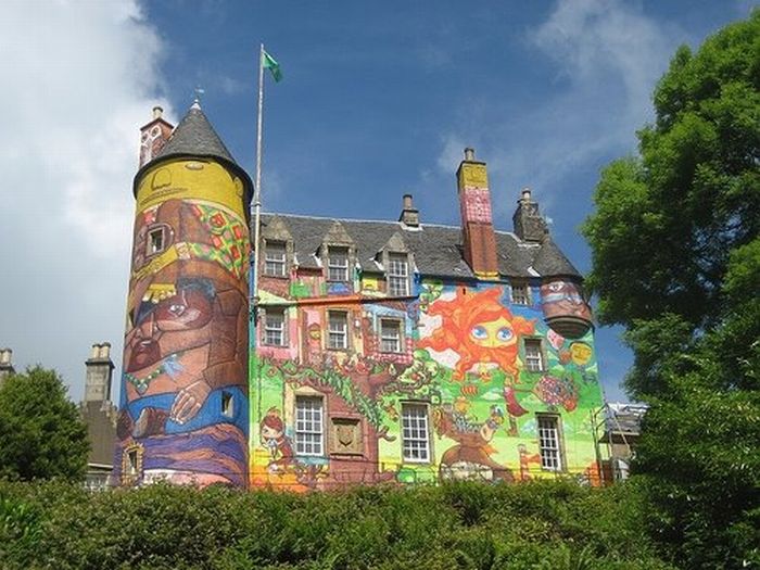 Graffiti Castle in Scotland (15 pics)