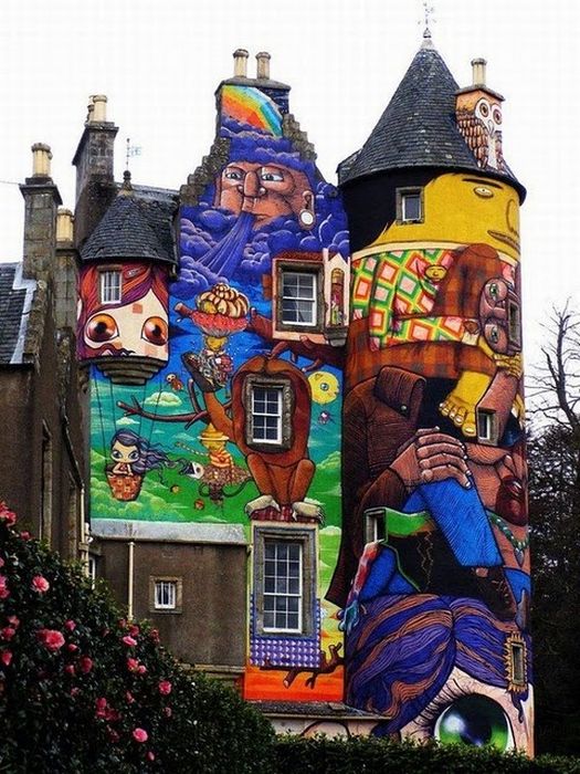 Graffiti Castle in Scotland (15 pics)