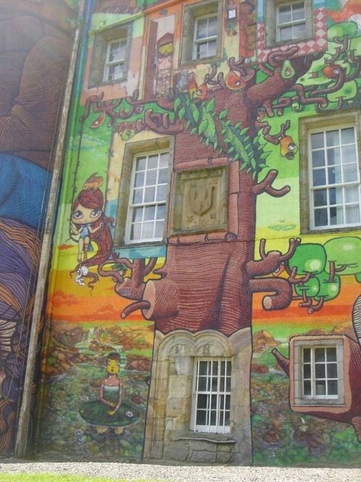 Graffiti Castle in Scotland (15 pics)