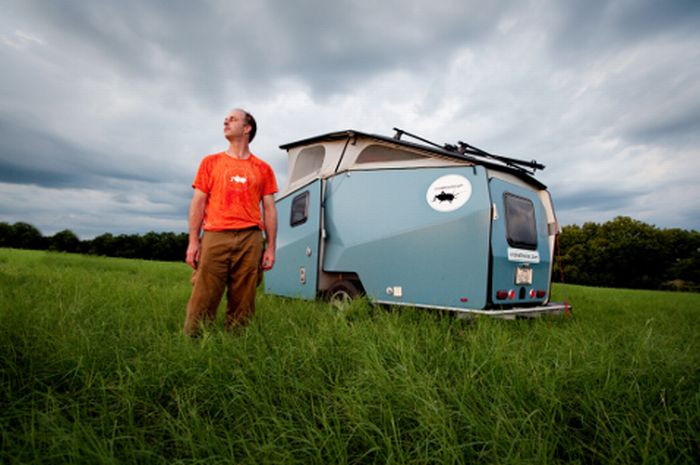 Cricket Trailer (12 pics)